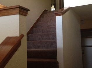 Building Photo - Riverview Townhome Apartments