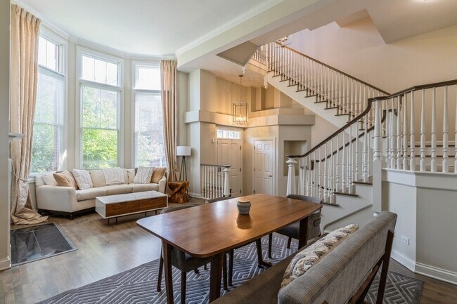 Building Photo - 2016 Valor Ct