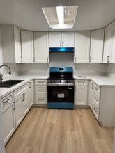 Building Photo - 903 Delane Dr