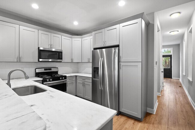 Building Photo - 4 bedroom 3.5 bath Home for Rent! | AMAZIN...