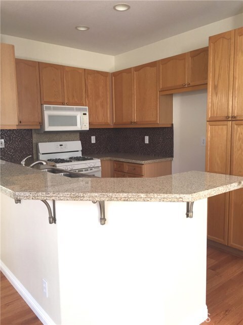 Building Photo - 154 Las Flores