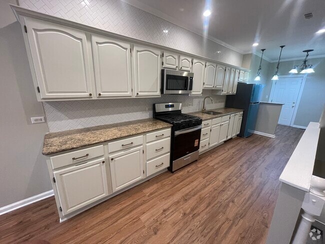 Kitchen - 1127 S Carey St