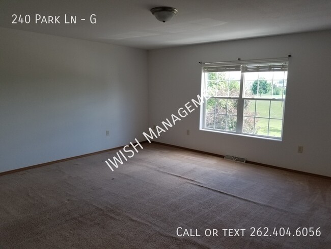 Foto del edificio - 240 Park Ln