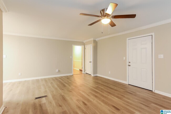 Foto del edificio - 637 16th Ave NW