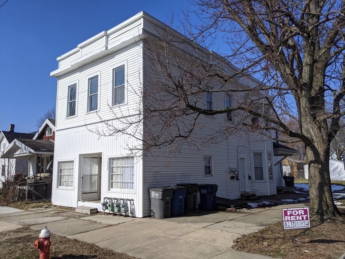Foto principal - 1002 Prouty Ave