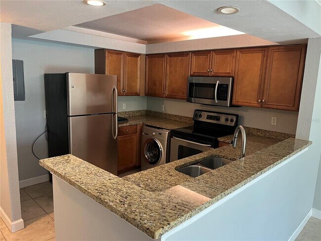 Building Photo - 2740 Coconut Bay Ln