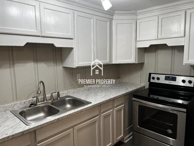 Foto del edificio - 1411 Highland Ave SE #B - HALF OFF FIRST M...