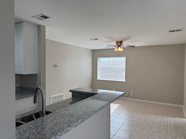 Foto del edificio - 13902 Buckingham Dr