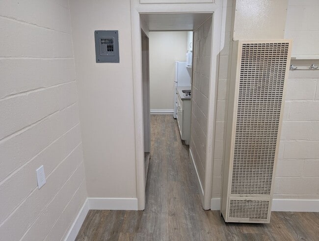 Building Photo - Two months free rent-Studio in Central Davis