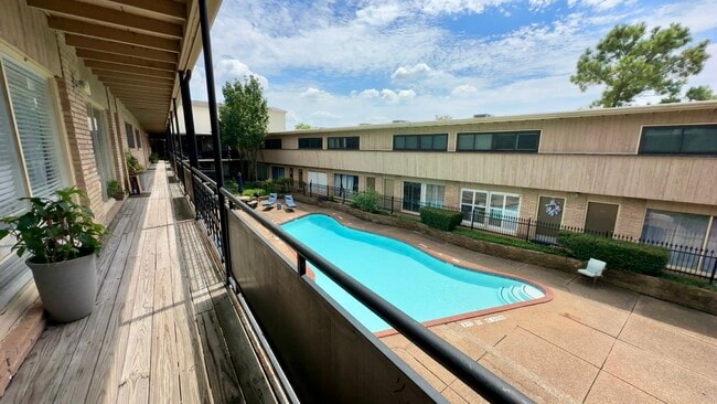 Foto del edificio - 3809 N Braeswood Blvd