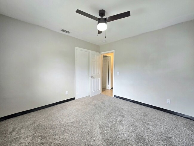 Foto del edificio - 824 N Florence Ave