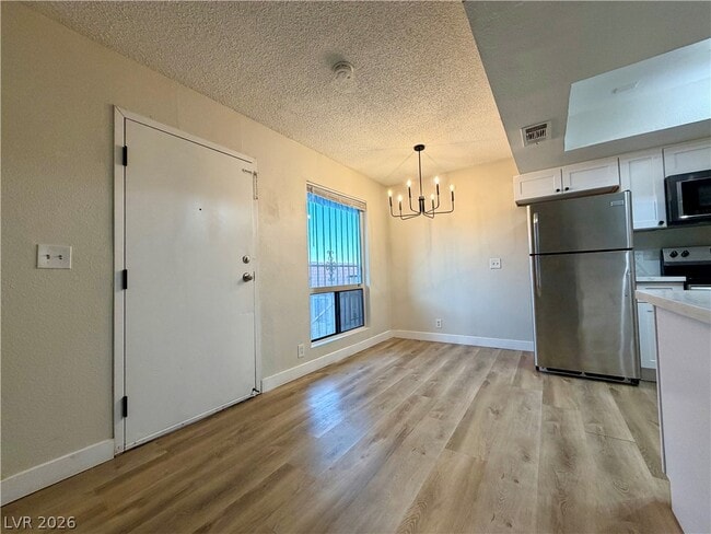 Foto del edificio - 4300 N Lamont St