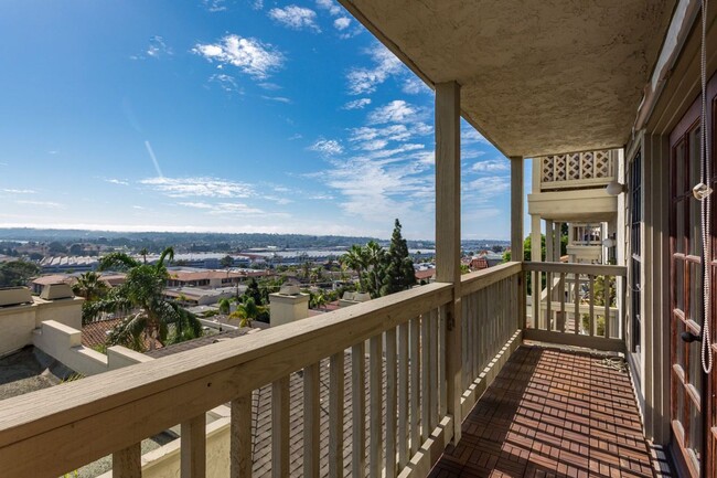 Foto del edificio - Luxury Condo in Mission Hills with VIEWS!