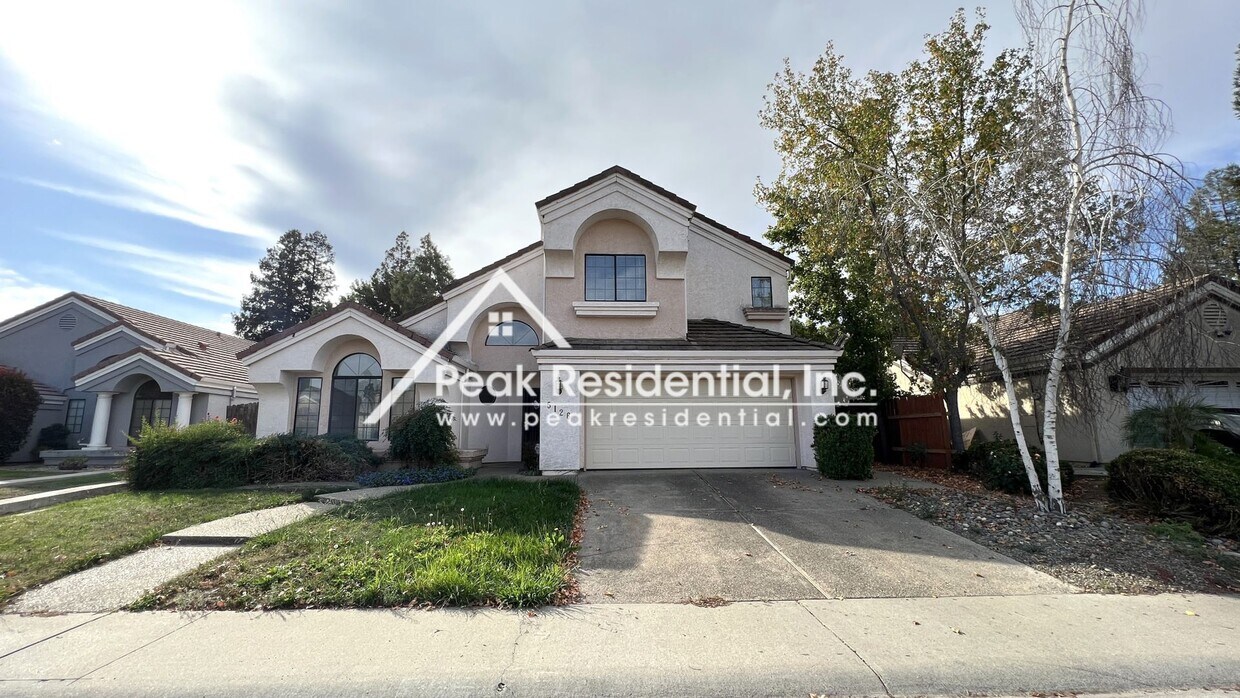 Primary Photo - Wonderful 4 bd/3 ba Elk Grove Home with 2 ...