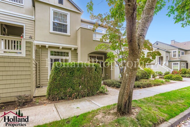 Foto del edificio - Charming Ground-Level Condo in Prime Hillsboro Location with a Garage!