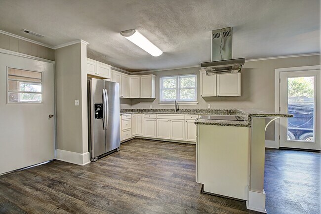 Building Photo - 958 Marys Grove Rd