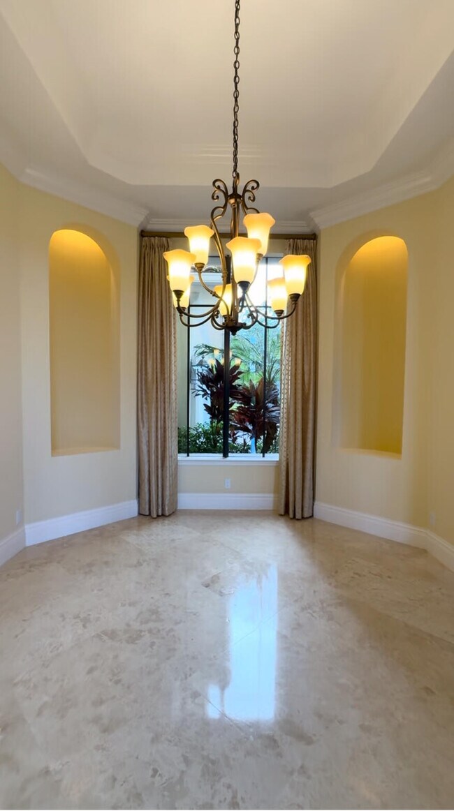 Building Photo - 9407 Bridgebrook Dr