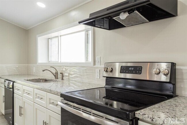 Foto del edificio - 5837 Family Farm Rd