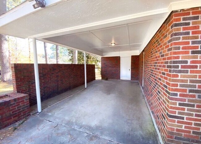 Foto del edificio - Lovely 3 Bdrm, 2 Bth in quiet neighborhood