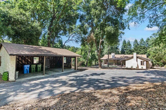 Building Photo - 3476 Springhill Rd