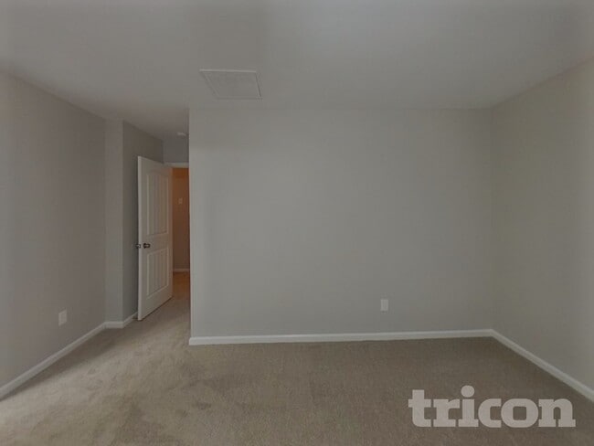 Building Photo - 253 Aershire Ct