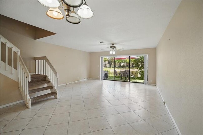 Building Photo - 4322 Carambola Cir N