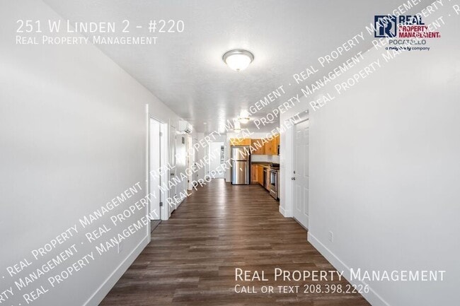Building Photo - 251 W Linden Ave