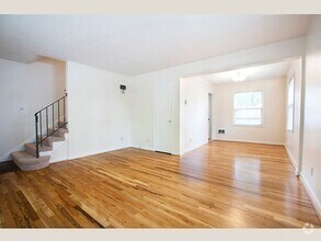Building Photo - 10393 SW Eastridge St