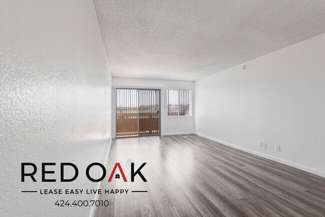 Foto del edificio - Stunning Two Bedroom with Central Air, Pri...