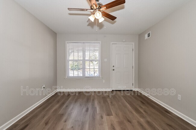 Foto del edificio - 3265 Mayfair Rd