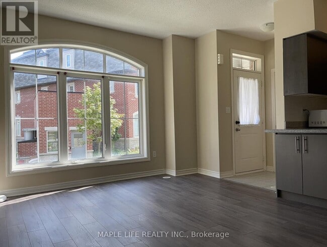Building Photo - 8-12 EATON PARK Ln