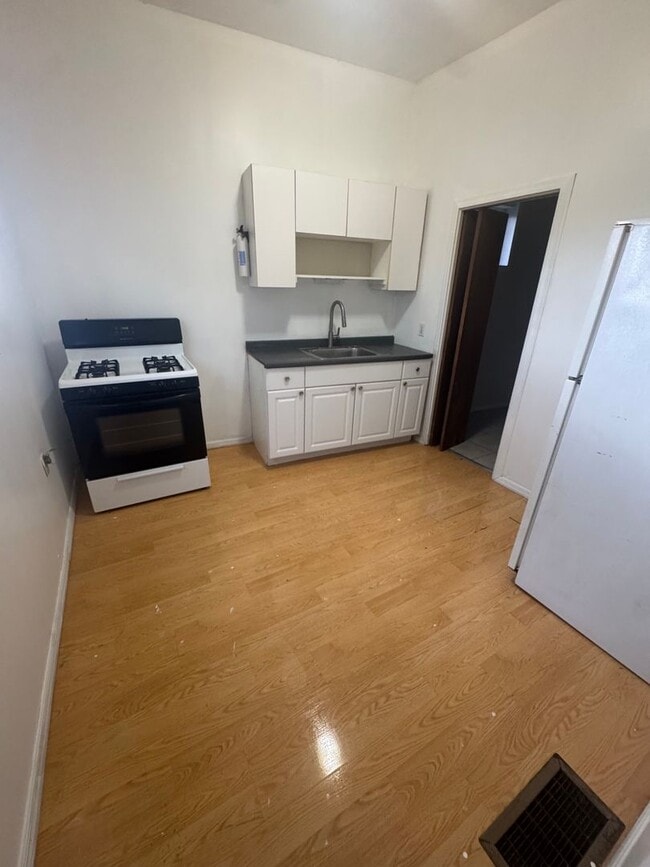 Photo - 201 2ND ST Apartment