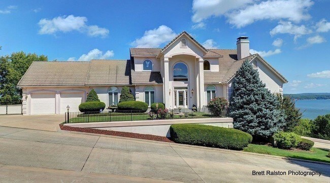 Foto del edificio - 16068 Serenity Point Ln