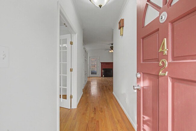 Foto del edificio - Carolina Lakes!