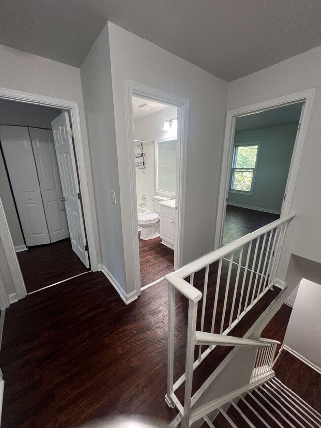 Foto del edificio - "Charming 3-Bedroom Townhouse in Frederick...
