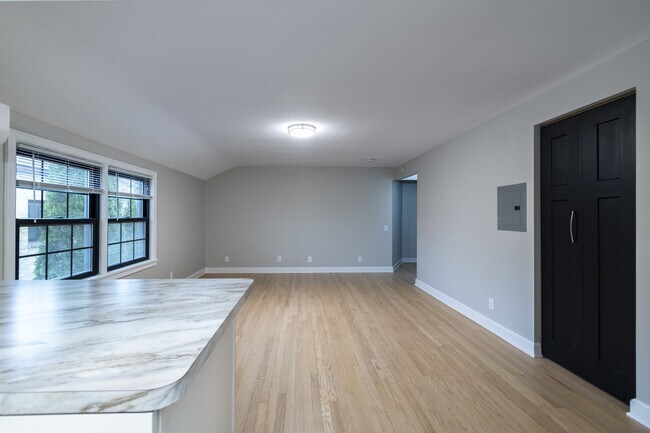 Foto del edificio - 826 W Lakeside St