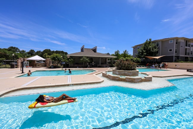 Pools - The Quarters Huntsville