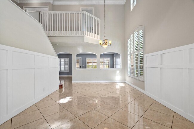 Building Photo - 6325 Willoughby Cir