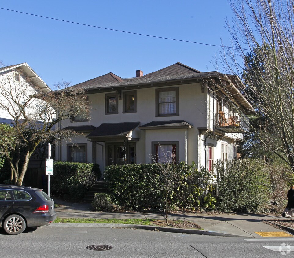 2356 NW Westover Rd, Portland, OR 97210 Apartments in Portland, OR