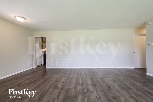 Building Photo - 1002 Hathaway Dr