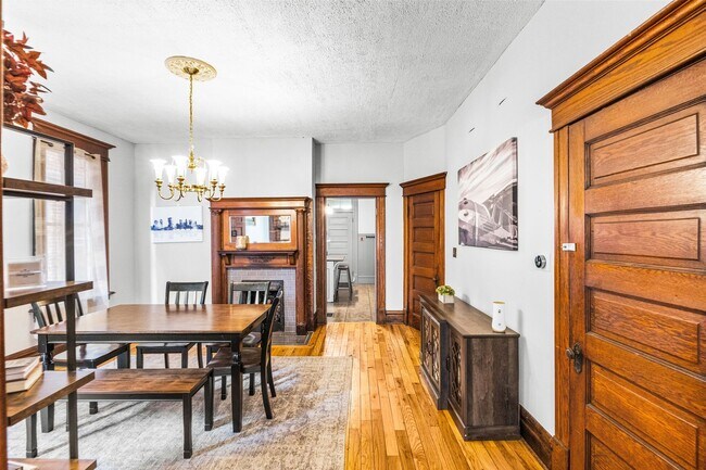 Building Photo - Historic Victorian Charm Meets Modern Living in the Heart of Italian Village / Short North!