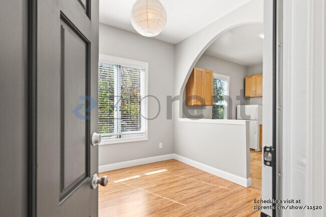 Building Photo - 5582 Vallejo St