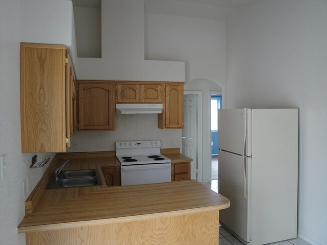 Building Photo - 10309 E 37th St