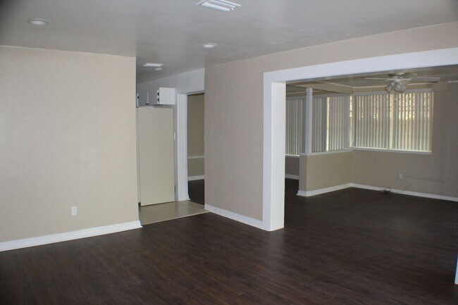 Foto del edificio - 3 bed 2 bath house