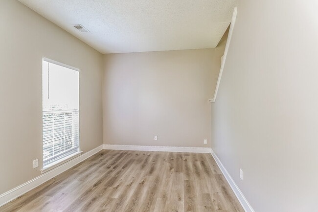 Foto del edificio - 1712 Silverberry Ct