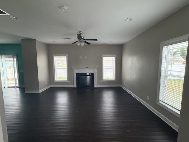 Building Photo - "Charming 3-Bedroom Home with 2.5 Baths in...