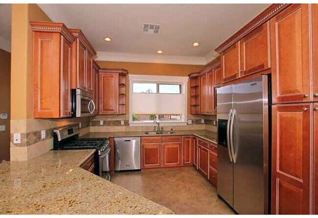 Foto del edificio - 3 Bed | 3.5 Bath - Biltmore Luxury Townhomes