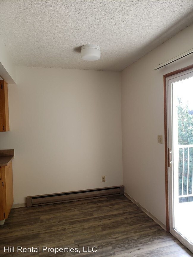 Foto del edificio - 2 br, 1 bath Apartment - 215 W Taylor Ave.