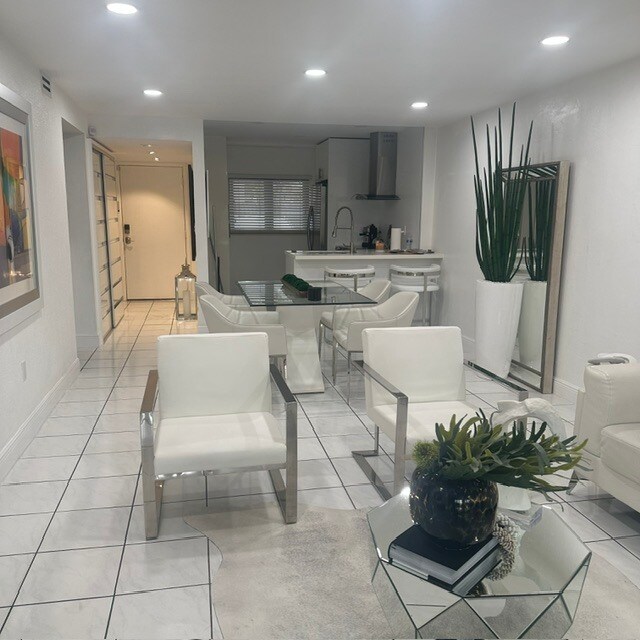 sala de estar - 8875A Fontainebleau Blvd