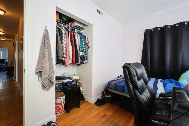 *Pictures are representative samples of the advertised unit. In some cases, the actual units you tou - 22 Adamson St